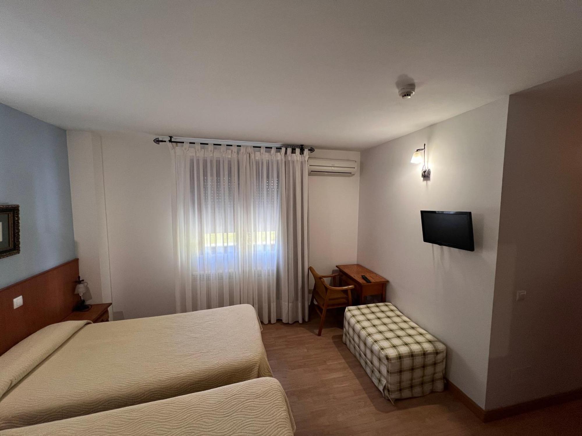 Hotel Puente De Piedra Самора Екстер'єр фото