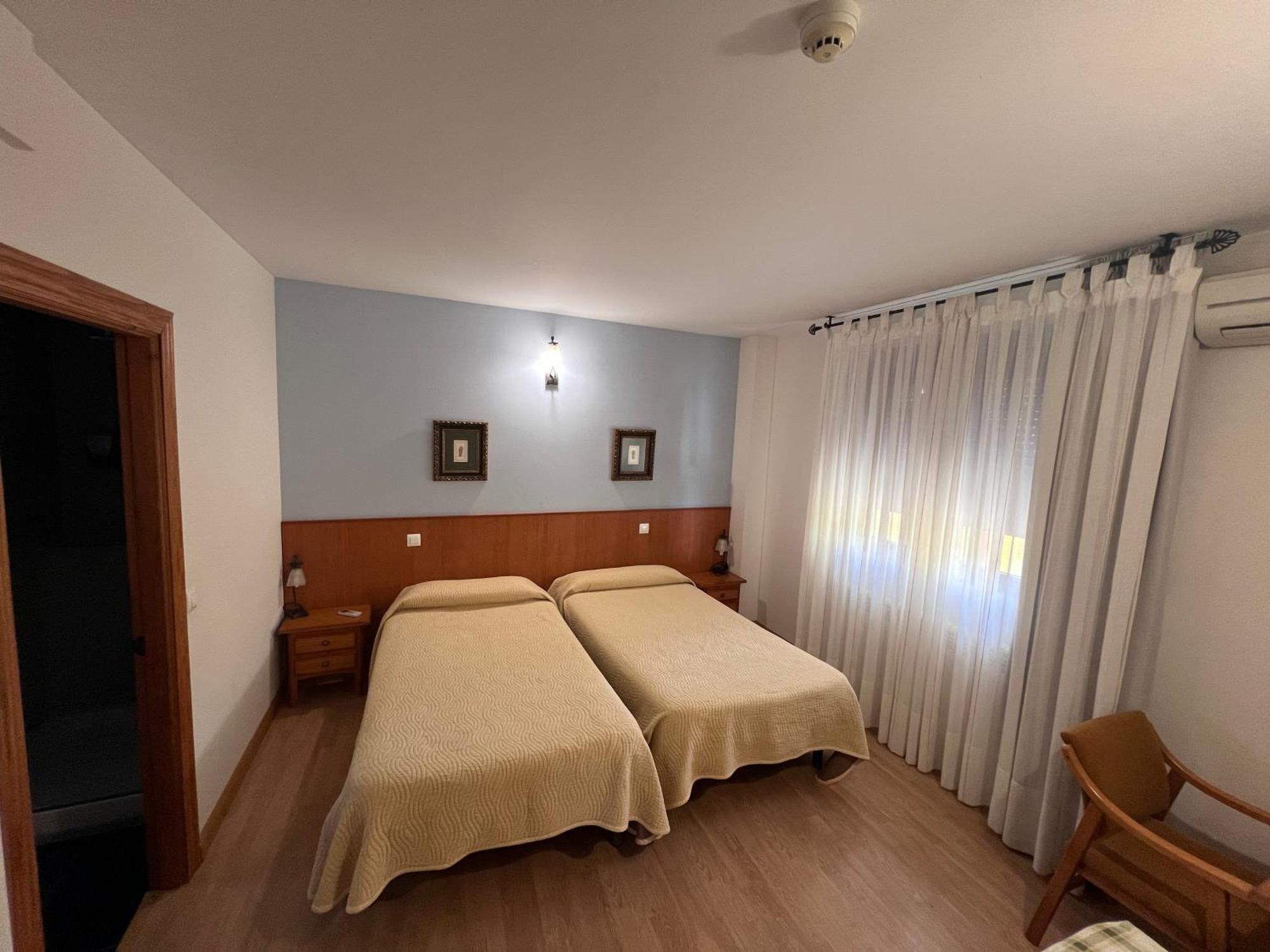 Hotel Puente De Piedra Самора Екстер'єр фото